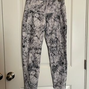 Fittin White Marble Workout Leggings with Side Pockets